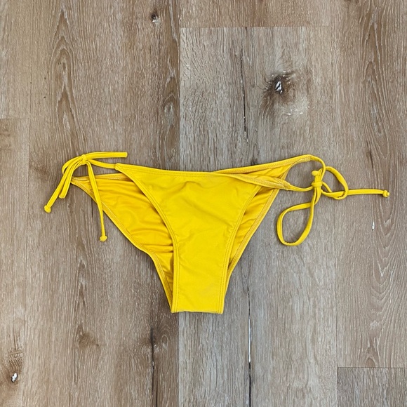 Yellow string Bikini - Picture 3 of 8